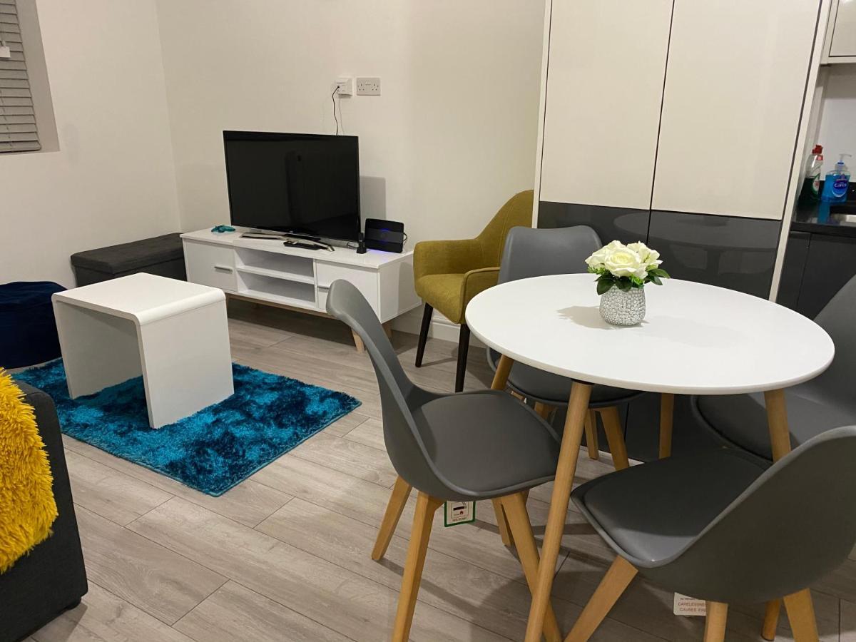 Marie'S Serviced Apartments- 2 Bedroom City Stay Bedford Exterior foto